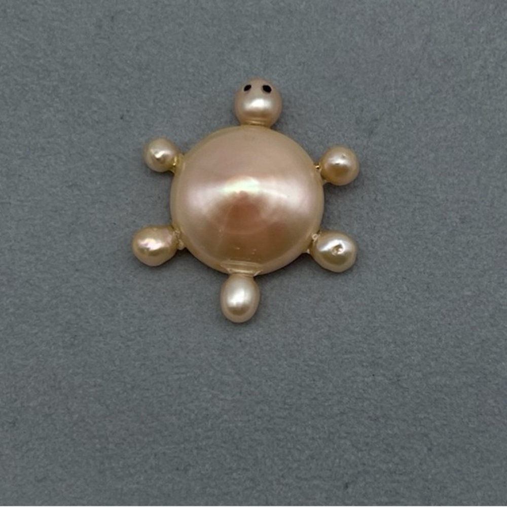 Gold and Cream Turtle Brooch